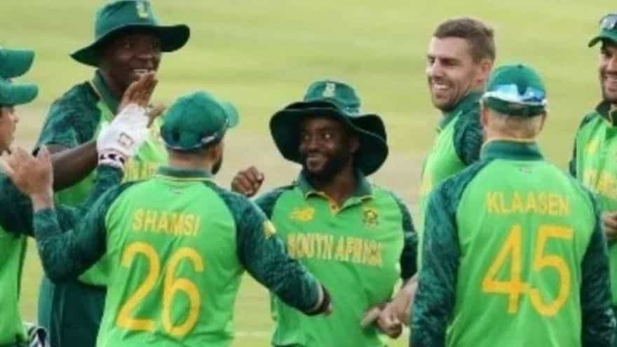 IND vs SA: ಭಾರತ ವಿರುದ್ಧದ ಏಕದಿನ ಸರಣಿಗೆ ಬಲಿಷ್ಠ ದಕ್ಷಿಣ ಆಫ್ರಿಕಾ ತಂಡ ಪ್ರಕಟ; ಹೊಸಬರಿಗೆ ಅವಕಾಶ IND vs SA: ಭಾರತ ವಿರುದ್ಧದ ಏಕದಿನ ಸರಣಿಗೆ ಬಲಿಷ್ಠ ದಕ್ಷಿಣ ಆಫ್ರಿಕಾ ತಂಡ ಪ್ರಕಟ; ಹೊಸಬರಿಗೆ ಅವಕಾಶ
