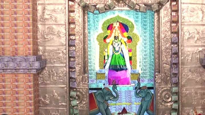 Dasara 2021: ಕನ್ಯಕಾಪರಮೇಶ್ವರಿಗೆ 12.8 ಲಕ್ಷ ನೋಟಿನಲ್ಲಿ ಶೃಂಗಾರ Dasara 2021: ಕನ್ಯಕಾಪರಮೇಶ್ವರಿಗೆ 12.8 ಲಕ್ಷ ನೋಟಿನಲ್ಲಿ ಶೃಂಗಾರ