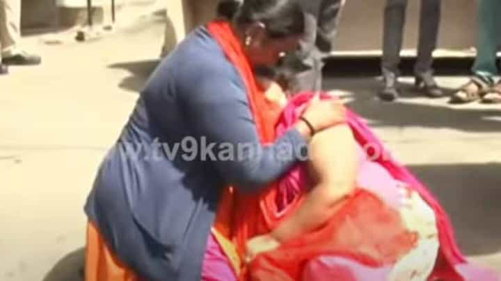 ಬೆಂಗಳೂರಿನಲ್ಲಿ 3-ಅಂತಸ್ತಿನ ಕಟ್ಟಡ ಕುಸಿದು ಅದರಲ್ಲಿ ವಾಸವಾಗಿದ್ದ ಕುಟುಂಬಗಳು ಬೀದಿಪಾಲು ಬೆಂಗಳೂರಿನಲ್ಲಿ 3-ಅಂತಸ್ತಿನ ಕಟ್ಟಡ ಕುಸಿದು ಅದರಲ್ಲಿ ವಾಸವಾಗಿದ್ದ ಕುಟುಂಬಗಳು ಬೀದಿಪಾಲು