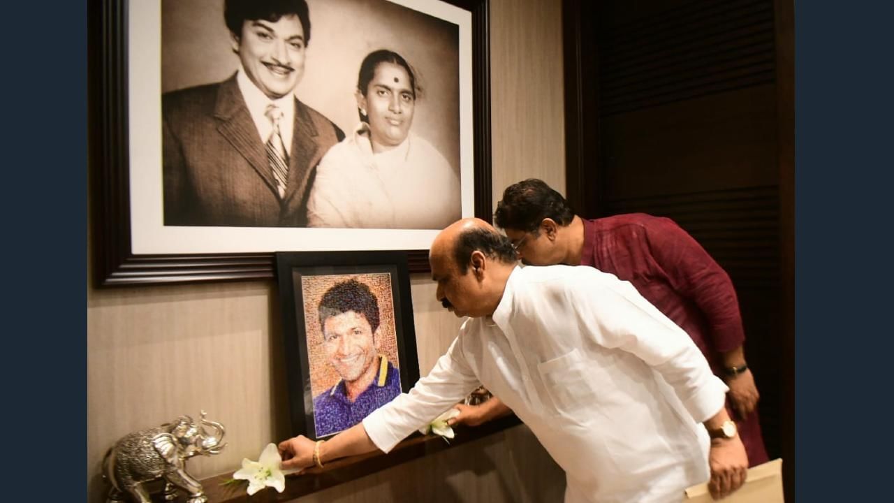 ಅಪ್ಪು ಮೇಲಿನ ಜನರ ಪ್ರೀತಿ ಅನುಸಾರ ಸರ್ಕಾರ ಅವರನ್ನು ಗೌರವಿಸಲಿದೆ: ಬಸವರಾಜ ಬೊಮ್ಮಾಯಿ ಹೇಳಿಕೆ ಅಪ್ಪು ಮೇಲಿನ ಜನರ ಪ್ರೀತಿ ಅನುಸಾರ ಸರ್ಕಾರ ಅವರನ್ನು ಗೌರವಿಸಲಿದೆ: ಬಸವರಾಜ ಬೊಮ್ಮಾಯಿ ಹೇಳಿಕೆ