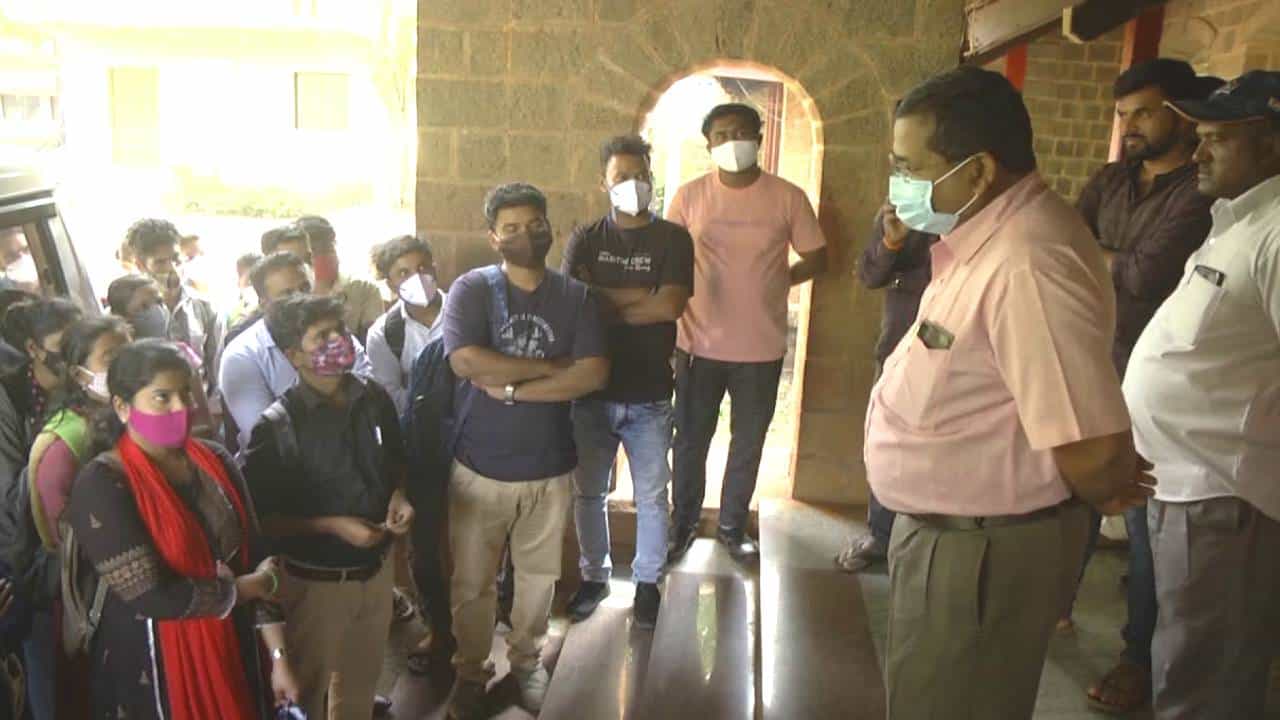 Belagavi Health Department: ಬೆಳಗಾವಿಯ ಆರೋಗ್ಯ ಇಲಾಖೆಯಲ್ಲಿ ಹೆಲ್ತ್ ಆಫೀಸರ್ಸ್ ನೇಮಕಾತಿಯಲ್ಲಿ ಗೋಲ್ಮಾಲ್ Belagavi Health Department: ಬೆಳಗಾವಿಯ ಆರೋಗ್ಯ ಇಲಾಖೆಯಲ್ಲಿ ಹೆಲ್ತ್ ಆಫೀಸರ್ಸ್ ನೇಮಕಾತಿಯಲ್ಲಿ ಗೋಲ್ಮಾಲ್