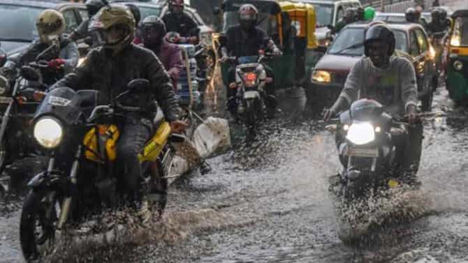 Karnataka Rain: ಬೆಂಗಳೂರು ಸೇರಿದಂತೆ ಕರ್ನಾಟಕದ ಬಹುತೇಕ ಜಿಲ್ಲೆಗಳಲ್ಲಿ ಮುಂದುವರಿದ ಮಳೆ: 6 ಜಿಲ್ಲೆಗಳಿಗೆ ರೆಡ್ ಅಲರ್ಟ್ ಘೋಷಣೆ
