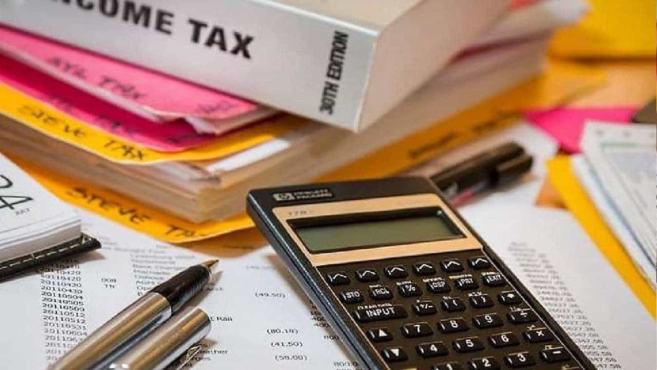 Tax Relief: ಟಿಡಿಎಸ್, ಟಿಸಿಎಸ್ ನಿಯಮದಲ್ಲಿ ಉದ್ಯಮಗಳಿಗೆ ನಿರಾಳ ನೀಡಿದ ಸಿಬಿಡಿಟಿ Tax Relief: ಟಿಡಿಎಸ್, ಟಿಸಿಎಸ್ ನಿಯಮದಲ್ಲಿ ಉದ್ಯಮಗಳಿಗೆ ನಿರಾಳ ನೀಡಿದ ಸಿಬಿಡಿಟಿ