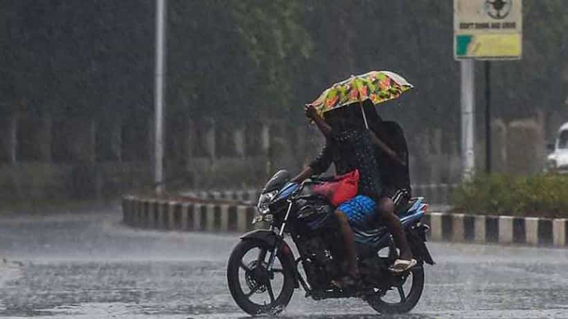 Tamil Nadu rains ತಮಿಳುನಾಡಿನಾದ್ಯಂತ ಮುಂದುವರಿದ ಮಳೆ: ಚೆನ್ನೈ ಮತ್ತು ನೆರೆಯ ಜಿಲ್ಲೆಗಳಿಗೆ ರೆಡ್ ಅಲರ್ಟ್ ಘೋಷಣೆ