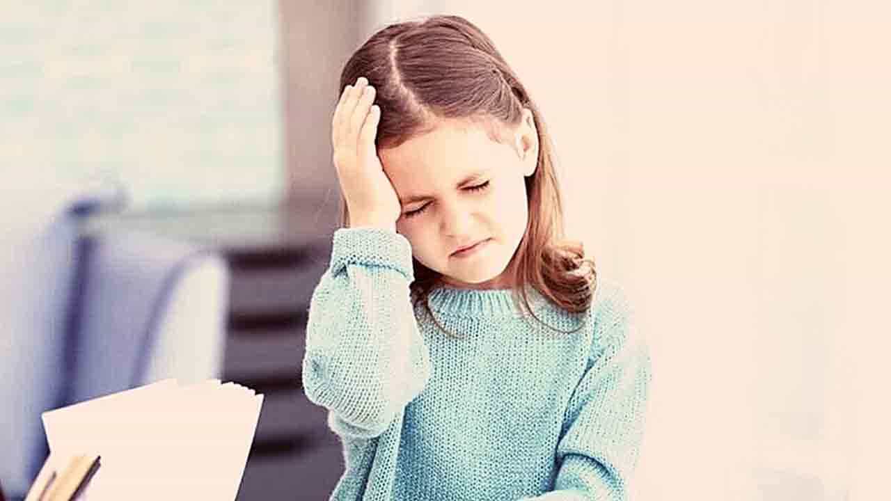Child Health: ಮಕ್ಕಳಲ್ಲಿ ತಲೆನೋವಿನ ಸಮಸ್ಯೆ ನಿರ್ಲಕ್ಷ್ಯಿಸಬೇಡಿ; ಮಾನಸಿಕ ಅಸ್ವಸ್ಥತೆಯ ಲಕ್ಷಣವೂ ಆಗಿರಬಹುದು ಎಚ್ಚರ! Child Health: ಮಕ್ಕಳಲ್ಲಿ ತಲೆನೋವಿನ ಸಮಸ್ಯೆ ನಿರ್ಲಕ್ಷ್ಯಿಸಬೇಡಿ; ಮಾನಸಿಕ ಅಸ್ವಸ್ಥತೆಯ ಲಕ್ಷಣವೂ ಆಗಿರಬಹುದು ಎಚ್ಚರ!