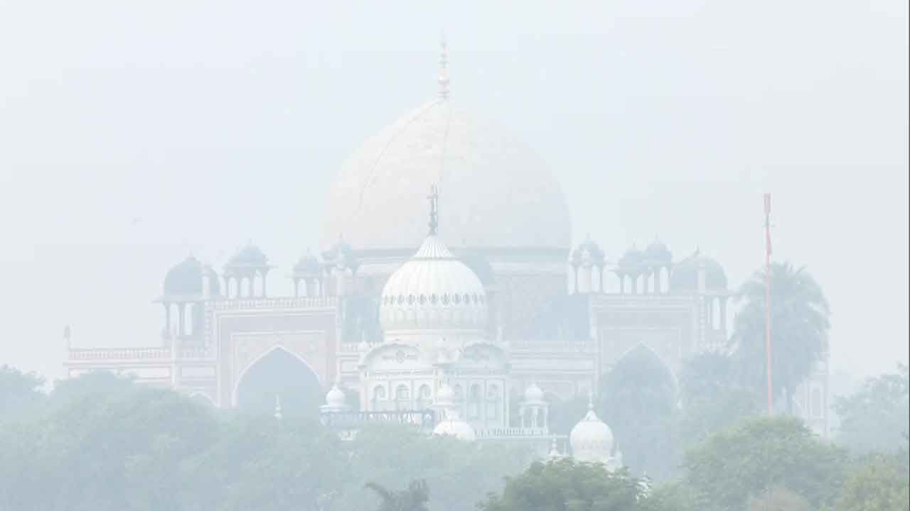 AQI: ದೆಹಲಿಯಲ್ಲಿ 5 ವರ್ಷದಲ್ಲೇ ಅತಿಹೆಚ್ಚು ವಾಯುಮಾಲಿನ್ಯ; ಬೆಂಗಳೂರಿನ ವಾಯುಗುಣಮಟ್ಟ ಹೇಗಿದೆ? ಇಲ್ಲಿದೆ ವಿವರ