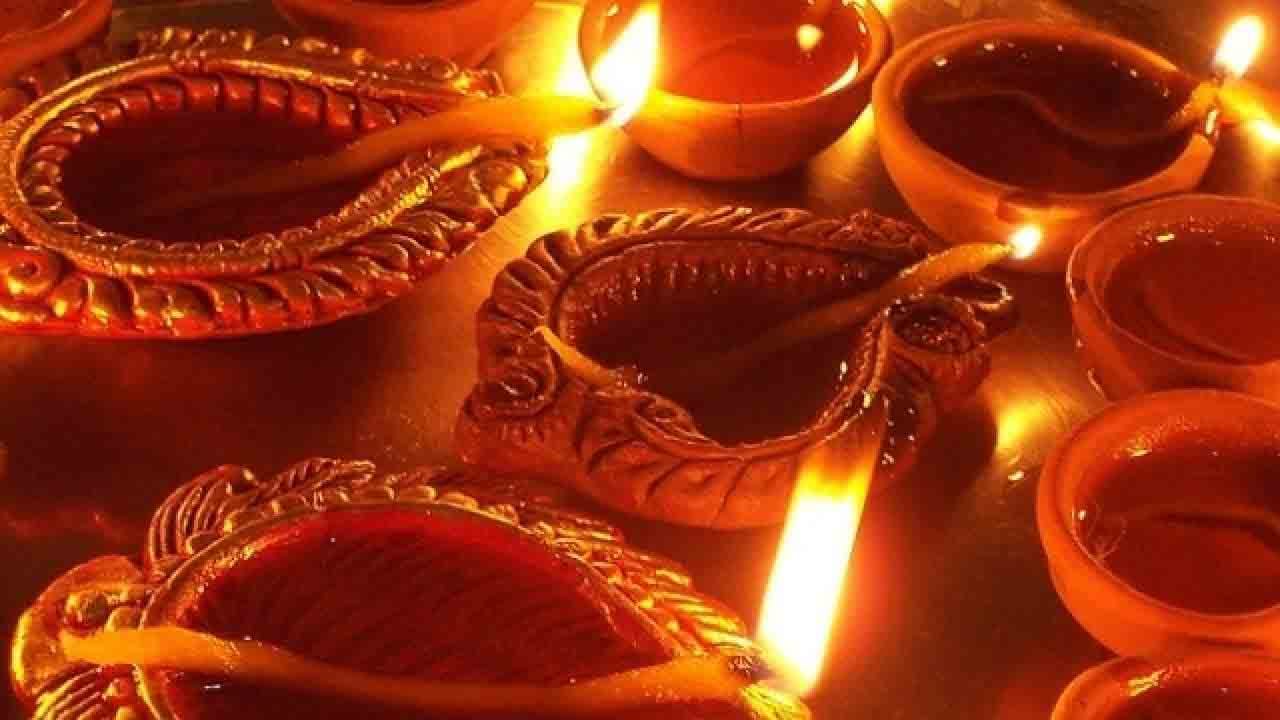 Diwali 2021: ದೀಪಾವಳಿ ಹಬ್ಬದಂದು ಈ ಕೆಲವು ವಿಷಯಗಳು ನೆನಪಿನಲ್ಲಿರಲಿ Diwali 2021: ದೀಪಾವಳಿ ಹಬ್ಬದಂದು ಈ ಕೆಲವು ವಿಷಯಗಳು ನೆನಪಿನಲ್ಲಿರಲಿ