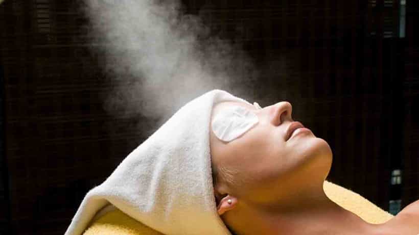 Facial Steaming: ಫೇಷಿಯಲ್ ಸ್ಟೀಮಿಂಗ್ ಮಾಡುವುದು ಒಳ್ಳೆಯದೇ? ತಜ್ಞರ ಸಲಹೆಗಳೇನು?