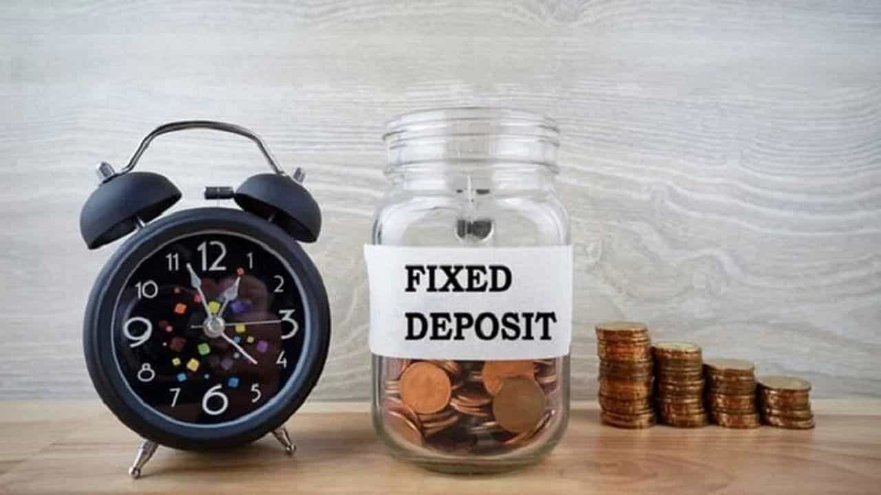 Fixed Deposits: ಎಸ್ಬಿಐ, ಎಚ್ಡಿಎಫ್ಸಿ ಬ್ಯಾಂಕ್, ಆಕ್ಸಿಸ್ ಬ್ಯಾಂಕ್, ಐಸಿಐಸಿಐ ಬ್ಯಾಂಕ್ ಎಫ್ಡಿ ದರಗಳು ಇಂತಿವೆ Fixed Deposits: ಎಸ್ಬಿಐ, ಎಚ್ಡಿಎಫ್ಸಿ ಬ್ಯಾಂಕ್, ಆಕ್ಸಿಸ್ ಬ್ಯಾಂಕ್, ಐಸಿಐಸಿಐ ಬ್ಯಾಂಕ್ ಎಫ್ಡಿ ದರಗಳು ಇಂತಿವೆ