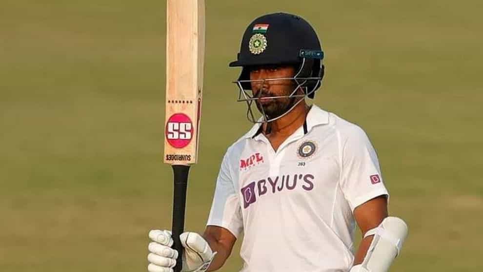 ಭಾರತ ಮತ್ತು ನ್ಯೂಜಿಲೆಂಡ್ ನಡುವಿನ ಕಾನ್ಪುರ ಟೆಸ್ಟ್ನ ನಾಲ್ಕನೇ ದಿನದಂದು ಟೀಂ ಇಂಡಿಯಾದ ವಿಕೆಟ್ಕೀಪರ್-ಬ್ಯಾಟ್ಸ್ಮನ್ ವೃದ್ಧಿಮಾನ್ ಸಹಾ ಅದ್ಭುತ ಅರ್ಧಶತಕವನ್ನು ಬಾರಿಸಿದರು. ರಿಷಬ್ ಪಂತ್ ಅನುಪಸ್ಥಿತಿಯಲ್ಲಿ, ಈ ಸರಣಿಯಲ್ಲಿ ಟೀಮ್ ಇಂಡಿಯಾದ ನಂಬರ್ ಒನ್ ಕೀಪರ್ ಆಗಿ ಆಡುತ್ತಿರುವ ಸಹಾ ತಮ್ಮ 39 ನೇ ಟೆಸ್ಟ್ನಲ್ಲಿ ತಮ್ಮ ಆರನೇ ಅರ್ಧಶತಕವನ್ನು ಗಳಿಸಿದರು. ಏಳನೇ ಕ್ರಮಾಂಕದಲ್ಲಿ ಬ್ಯಾಟಿಂಗ್ಗೆ ಬಂದ ಸಹಾ 61 ರನ್ ಗಳಿಸಿ ಅಜೇಯರಾಗಿ ಮರಳಿದರು.