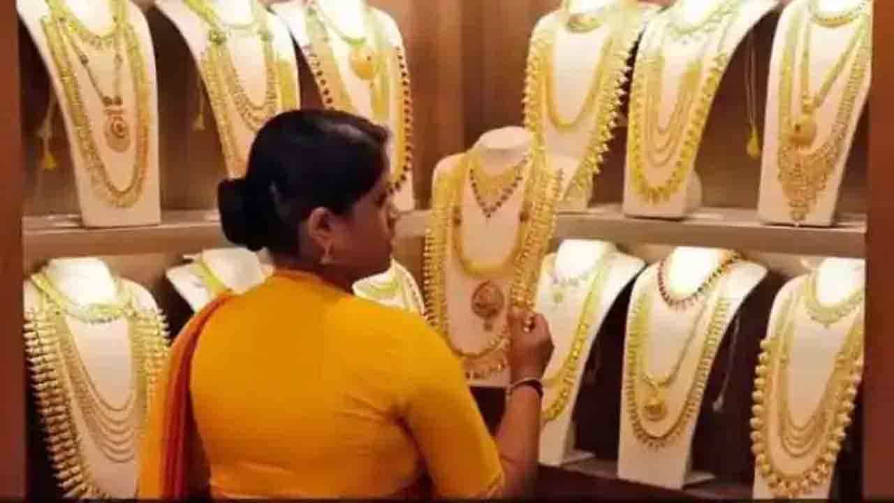 Deepavali 2021: ದೀಪಾವಳಿಯಲ್ಲಿ ಹಾಲ್ ಮಾರ್ಕ್ ಇರುವ ಚಿನ್ನಾಭರಣ ಖರೀದಿಸುವಂತೆ ಗ್ರಾಹಕರಿಗೆ ಕೇಂದ್ರ ಸರ್ಕಾರ ಮನವಿ
