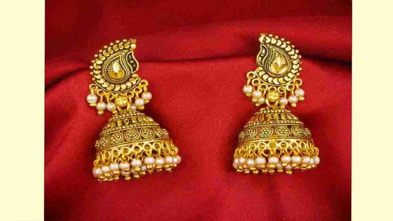 Gold Price Today: ಚಿನ್ನದ ದರ ಸ್ಥಿರ, ಬೆಳ್ಳಿ ಬೆಲೆಯಲ್ಲಿ ಇಳಿಕೆ; ಆಭರಣ ಖರೀದಿಸುವವರು ದರ ವಿವರ ಪರಿಶೀಲಿಸಿ