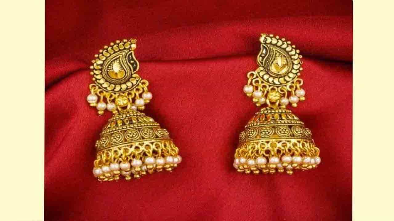 Gold Price Today: ಬೆಂಗಳೂರಿನಲ್ಲಿ ನಿನ್ನೆ ಇಳಿಕೆಯಾಗಿದ್ದ ಚಿನ್ನದ ದರ ಇಂದು ಸ್ಥಿರ, ಬೆಳ್ಳಿ ಬೆಲೆಯಲ್ಲಿ ಏರಿಕೆ