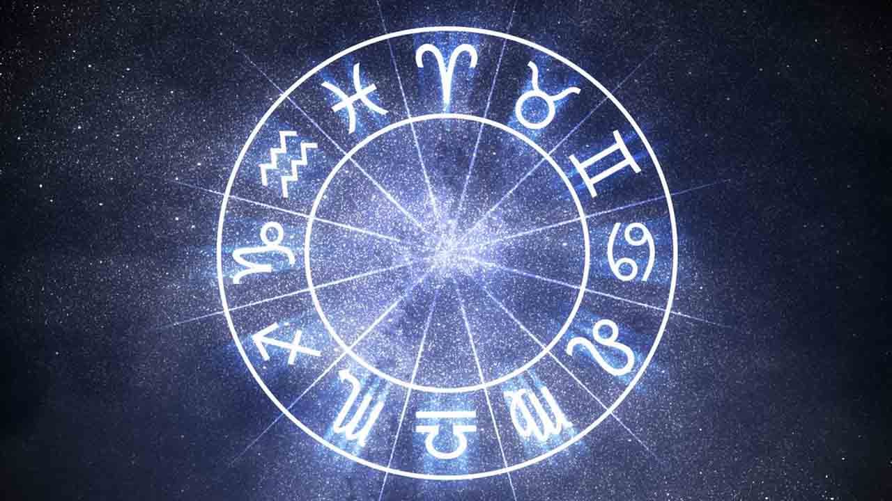 New Year 2022 Astrology Pediction: ವರ್ಷ ಭವಿಷ್ಯ 2022 -ಹೊಸ ವರ್ಷವು 12 ರಾಶಿಗೆ ಹೇಗಿರಲಿದೆ, ವಿಡಿಯೋ ನೋಡಿ