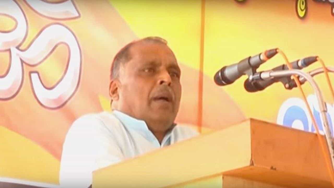 ಹಿಂಜಾವೇ ಮುಖಂಡ ಜಗದೀಶ್ ಕಾರಂತ್ ವಿರುದ್ಧ ಬೆದರಿಕೆ ಆರೋಪ; ಮಂಗಳೂರು ಜಿಲ್ಲಾಧಿಕಾರಿಯಿಂದ ದೂರು ದಾಖಲು ಹಿಂಜಾವೇ ಮುಖಂಡ ಜಗದೀಶ್ ಕಾರಂತ್ ವಿರುದ್ಧ ಬೆದರಿಕೆ ಆರೋಪ; ಮಂಗಳೂರು ಜಿಲ್ಲಾಧಿಕಾರಿಯಿಂದ ದೂರು ದಾಖಲು