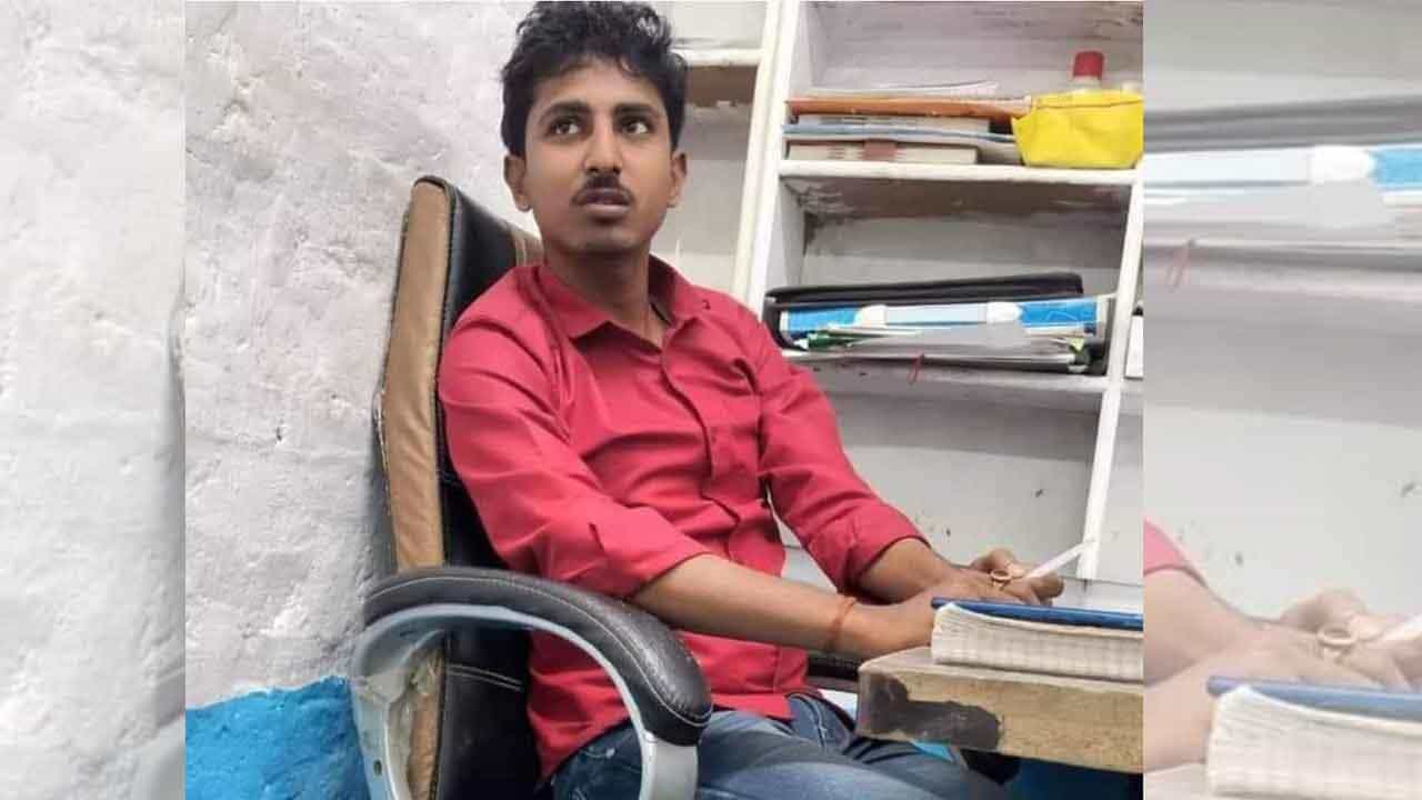 ಬಿಹಾರದ ಪತ್ರಕರ್ತ, ಆರ್ಟಿಐ ಕಾರ್ಯಕರ್ತನ ಮೃತದೇಹ ಸುಟ್ಟು ರಸ್ತೆ ಬದಿ ಎಸೆದ ಸ್ಥಿತಿಯಲ್ಲಿ ಪತ್ತೆ ಬಿಹಾರದ ಪತ್ರಕರ್ತ, ಆರ್ಟಿಐ ಕಾರ್ಯಕರ್ತನ ಮೃತದೇಹ ಸುಟ್ಟು ರಸ್ತೆ ಬದಿ ಎಸೆದ ಸ್ಥಿತಿಯಲ್ಲಿ ಪತ್ತೆ