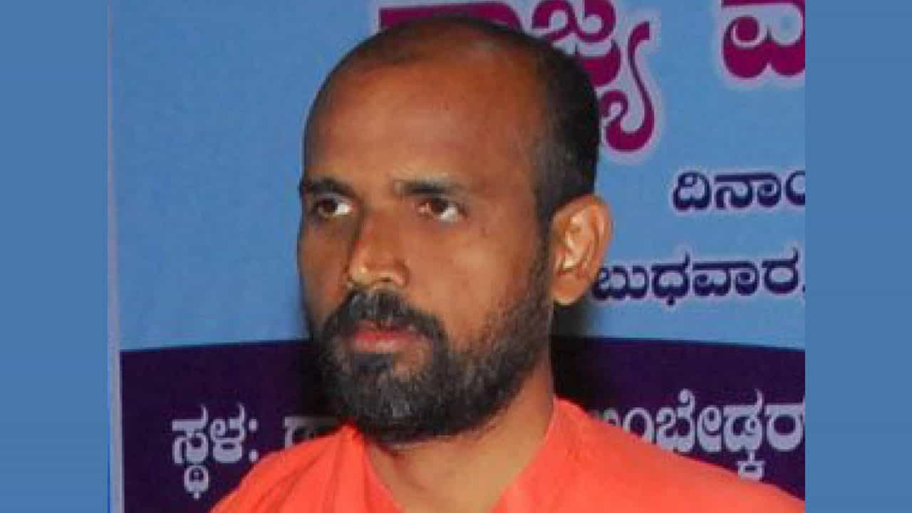 ದಲಿತರ ಕಾಲನಿಯಲ್ಲಿ ಪಾನಕ ಮಜ್ಜಿಗೆಯಾದ್ರೂ ತಗೊಳ್ಳಿ ಅಂದ್ರೆ ಬೇಡ ಅಂದಿದ್ರು: ಪೇಜಾವರ ಶ್ರೀಗಳ ಬಗ್ಗೆ ಜ್ಞಾನಪ್ರಕಾಶ ಸ್ವಾಮೀಜಿ ಹೇಳಿಕೆ