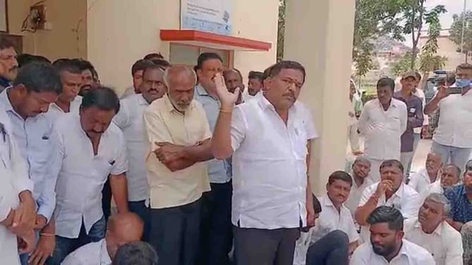 ಚಿಕ್ಕಬಳ್ಳಾಪುರ: ಗುಡಿಬಂಡೆ ಪಟ್ಟಣ ಪಂಚಾಯತ್​ನಲ್ಲಿ ಆಪರೇಷನ್ ಕಮಲ ಘಟನೆ ಖಂಡಿಸಿ ಬೃಹತ್ ಪ್ರತಿಭಟನೆಗೆ ತೀರ್ಮಾನ