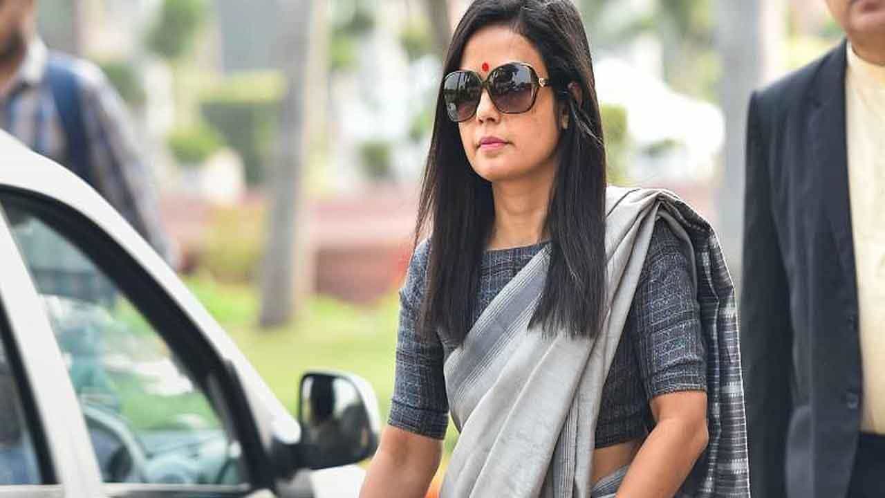 ಸಿಬಿಐ, ಇಡಿ ನಿರ್ದೇಶಕರ ಅಧಿಕಾರಾವಧಿಯನ್ನು ವಿಸ್ತರಿಸುವ ಸರ್ಕಾರದ ಸುಗ್ರೀವಾಜ್ಞೆಗಳ ವಿರುದ್ಧ ಸುಪ್ರೀಂ ಮೊರೆ ಹೋದ ಮಹುವಾ ಮೊಯಿತ್ರಾ ಸಿಬಿಐ, ಇಡಿ ನಿರ್ದೇಶಕರ ಅಧಿಕಾರಾವಧಿಯನ್ನು ವಿಸ್ತರಿಸುವ ಸರ್ಕಾರದ ಸುಗ್ರೀವಾಜ್ಞೆಗಳ ವಿರುದ್ಧ ಸುಪ್ರೀಂ ಮೊರೆ ಹೋದ ಮಹುವಾ ಮೊಯಿತ್ರಾ