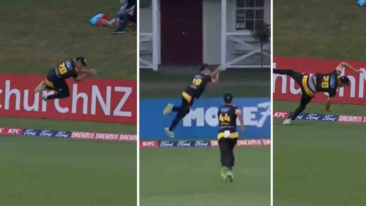 Nathan Smith Catch: ನ್ಯೂಜಿಲೆಂಡ್ ಆಟಗಾರ ಹಿಡಿದ ಕ್ಯಾಚ್ ಕಂಡು ನಿಬ್ಬೆರಗಾದ ಕ್ರಿಕೆಟ್ ಜಗತ್ತು: ಇಲ್ಲಿದೆ ರೋಚಕ ವಿಡಿಯೋ Nathan Smith Catch: ನ್ಯೂಜಿಲೆಂಡ್ ಆಟಗಾರ ಹಿಡಿದ ಕ್ಯಾಚ್ ಕಂಡು ನಿಬ್ಬೆರಗಾದ ಕ್ರಿಕೆಟ್ ಜಗತ್ತು: ಇಲ್ಲಿದೆ ರೋಚಕ ವಿಡಿಯೋ