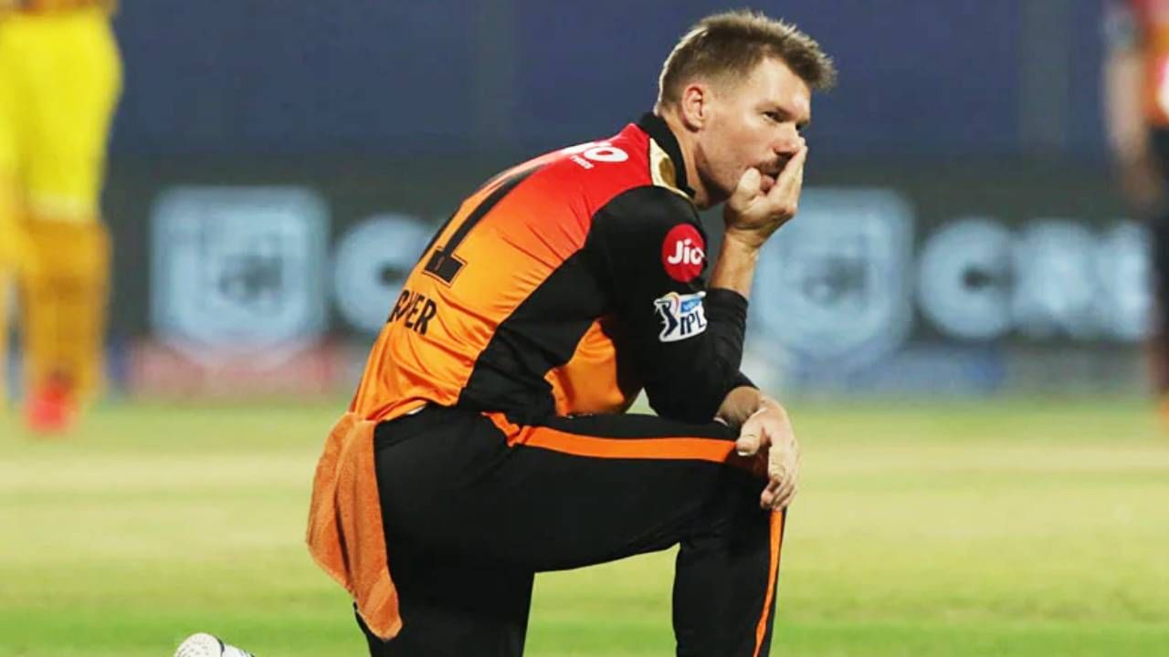 SRH ತಂಡದಿಂದ ವಾರ್ನರ್​ ಕೈಬಿಡಲು ಕಾರಣವೇ ಬೇರೆ ಎಂದ ಕೋಚ್