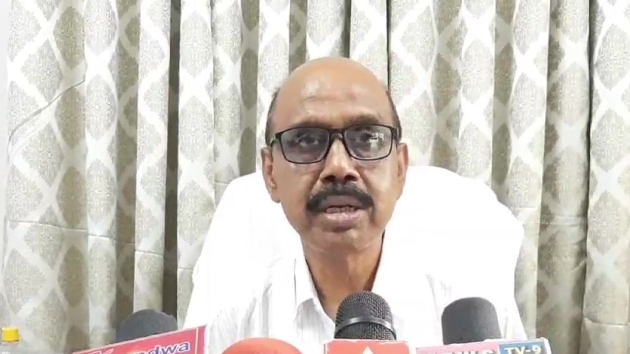 ಕುಡಿಯುವವರು ಸುಳ್ಳು ಹೇಳುವುದಿಲ್ಲ; ಲಸಿಕೆಯ ಪ್ರಮಾಣಪತ್ರದ ಕುರಿತಂತೆ ಮಧ್ಯಪ್ರದೇಶ ಅಬಕಾರಿ ಅಧಿಕಾರಿ ಹೇಳಿಕೆ ಕುಡಿಯುವವರು ಸುಳ್ಳು ಹೇಳುವುದಿಲ್ಲ; ಲಸಿಕೆಯ ಪ್ರಮಾಣಪತ್ರದ ಕುರಿತಂತೆ ಮಧ್ಯಪ್ರದೇಶ ಅಬಕಾರಿ ಅಧಿಕಾರಿ ಹೇಳಿಕೆ