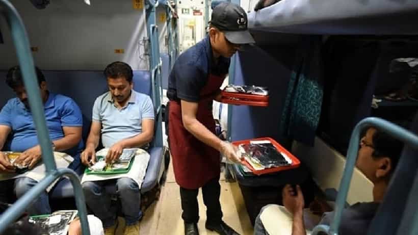 ರೈಲ್ವೆ ಪ್ರಯಾಣಿಕರಿಗೆ ಸಿಹಿ ಸುದ್ದಿ; ಕೊರೊನಾ ಕಾರಣದಿಂದ ನಿಂತಿದ್ದ ಈ ಸೇವೆ ಮತ್ತೆ ಆರಂಭವಾಗಲಿದೆ!