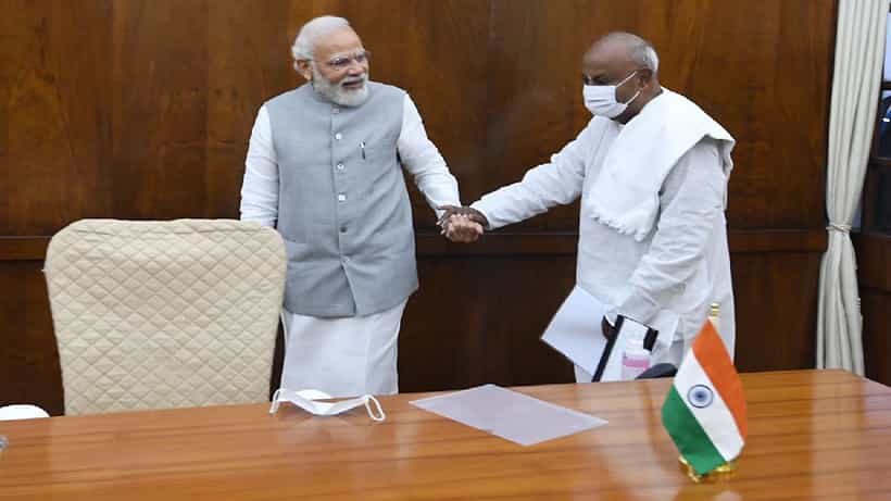 ಸಂಸತ್ನಲ್ಲಿ ದೇವೇಗೌಡರ ಕೈ ಹಿಡಿದು ಕೂರಿಸಿ, ಆತಿಥ್ಯ ನೀಡಿದ ಪ್ರಧಾನಿ ನರೇಂದ್ರ ಮೋದಿ