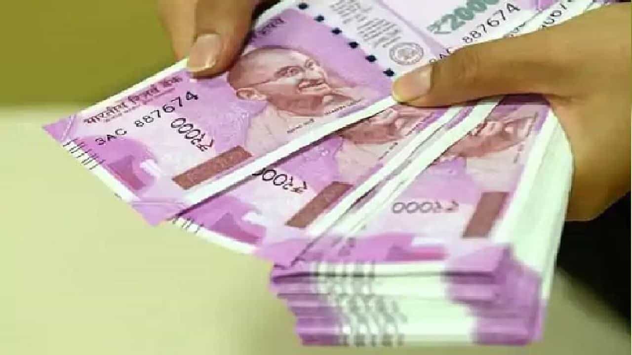 Pension Scheme: ತಿಂಗಳಿಗೆ 10 ಸಾವಿರ ರೂ. ಉಳಿಸಿ, ತಿಂಗಳಿಗೆ 1.5 ಲಕ್ಷ ರೂ. ಪಡೆಯೋದು ಹೇಗೆ ಗೊತ್ತಾ? Pension Scheme: ತಿಂಗಳಿಗೆ 10 ಸಾವಿರ ರೂ. ಉಳಿಸಿ, ತಿಂಗಳಿಗೆ 1.5 ಲಕ್ಷ ರೂ. ಪಡೆಯೋದು ಹೇಗೆ ಗೊತ್ತಾ?