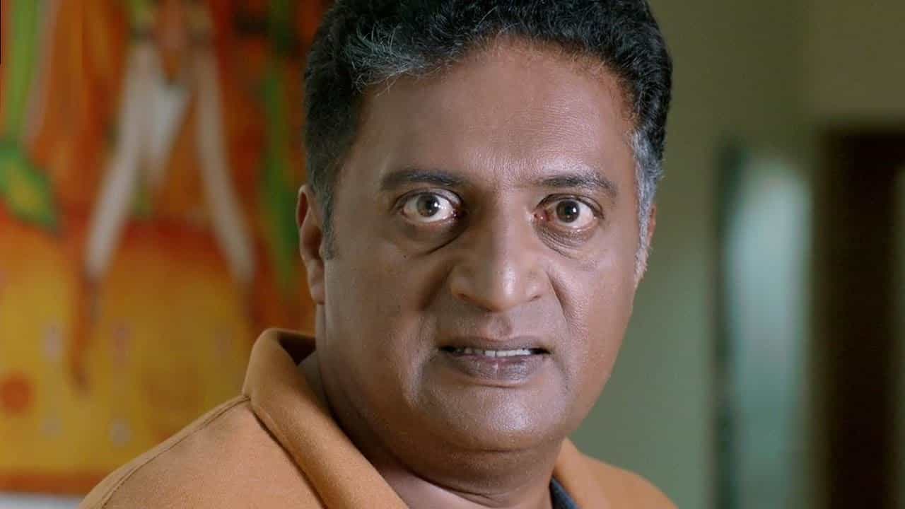 ಕಪಾಳಮೋಕ್ಷ ಕಾಂಟ್ರವರ್ಸಿ: ಟೀಕೆ ಮಾಡಿದವರಿಗೆ ‘ಜೈ ಭೀಮ್’ ನಟ ಪ್ರಕಾಶ್ ರಾಜ್ ಖಡಕ್ ತಿರುಗೇಟು ಕಪಾಳಮೋಕ್ಷ ಕಾಂಟ್ರವರ್ಸಿ: ಟೀಕೆ ಮಾಡಿದವರಿಗೆ ‘ಜೈ ಭೀಮ್’ ನಟ ಪ್ರಕಾಶ್ ರಾಜ್ ಖಡಕ್ ತಿರುಗೇಟು