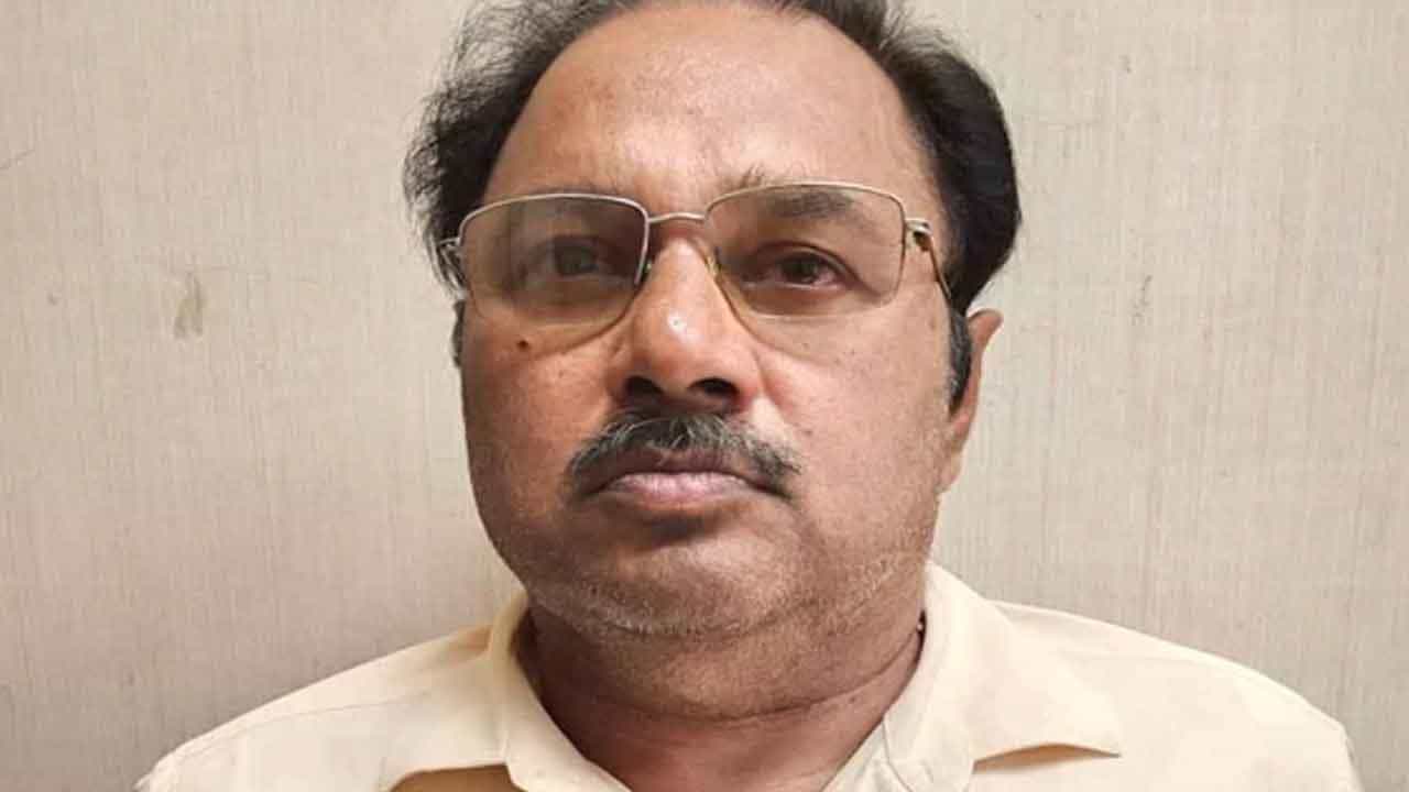 ಮುಂಬೈ ಕಾರ್ಗೋ ಕಾಂಪ್ಲೆಕ್ಸ್ನಲ್ಲಿ ₹ 4 ಕೋಟಿ ಮೌಲ್ಯದ ಹೆರಾಯಿನ್ ಪತ್ತೆ, ವ್ಯಕ್ತಿ ಬಂಧನ ಮುಂಬೈ ಕಾರ್ಗೋ ಕಾಂಪ್ಲೆಕ್ಸ್ನಲ್ಲಿ ₹ 4 ಕೋಟಿ ಮೌಲ್ಯದ ಹೆರಾಯಿನ್ ಪತ್ತೆ, ವ್ಯಕ್ತಿ ಬಂಧನ