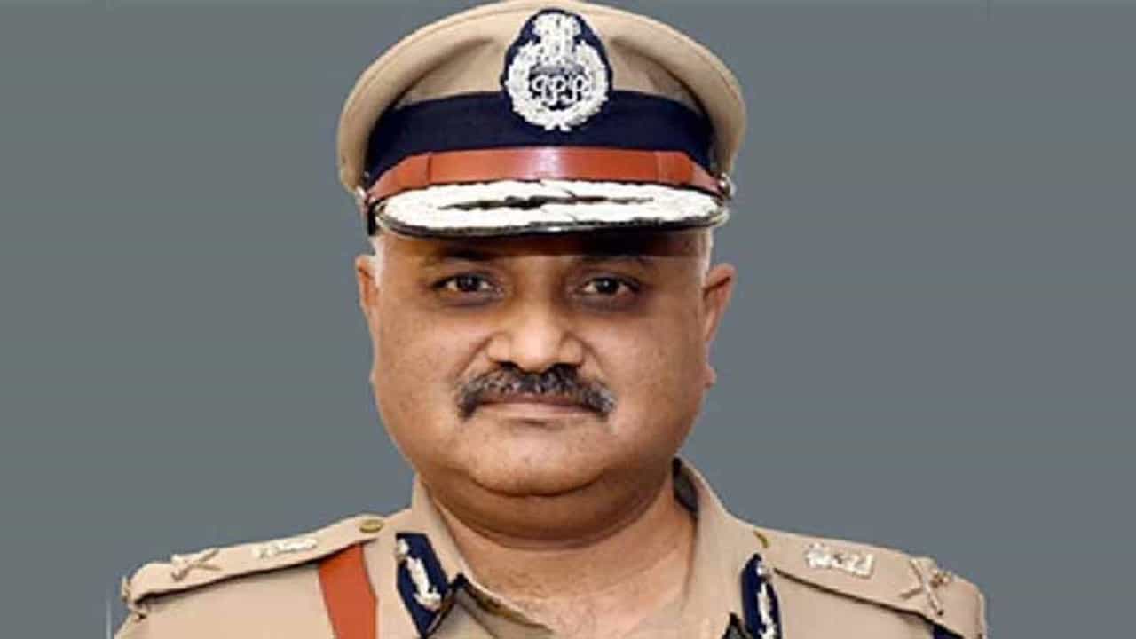 ಬೆಂಗಳೂರು: ಪ್ರವೀಣ್ ಸೂದ್ ನೇತೃತ್ವದಲ್ಲಿ ಹಿರಿಯ ಪೊಲೀಸ್ ಅಧಿಕಾರಿಗಳ ಸಭೆ; ವಿವರ ಇಲ್ಲಿದೆ ಬೆಂಗಳೂರು: ಪ್ರವೀಣ್ ಸೂದ್ ನೇತೃತ್ವದಲ್ಲಿ ಹಿರಿಯ ಪೊಲೀಸ್ ಅಧಿಕಾರಿಗಳ ಸಭೆ; ವಿವರ ಇಲ್ಲಿದೆ
