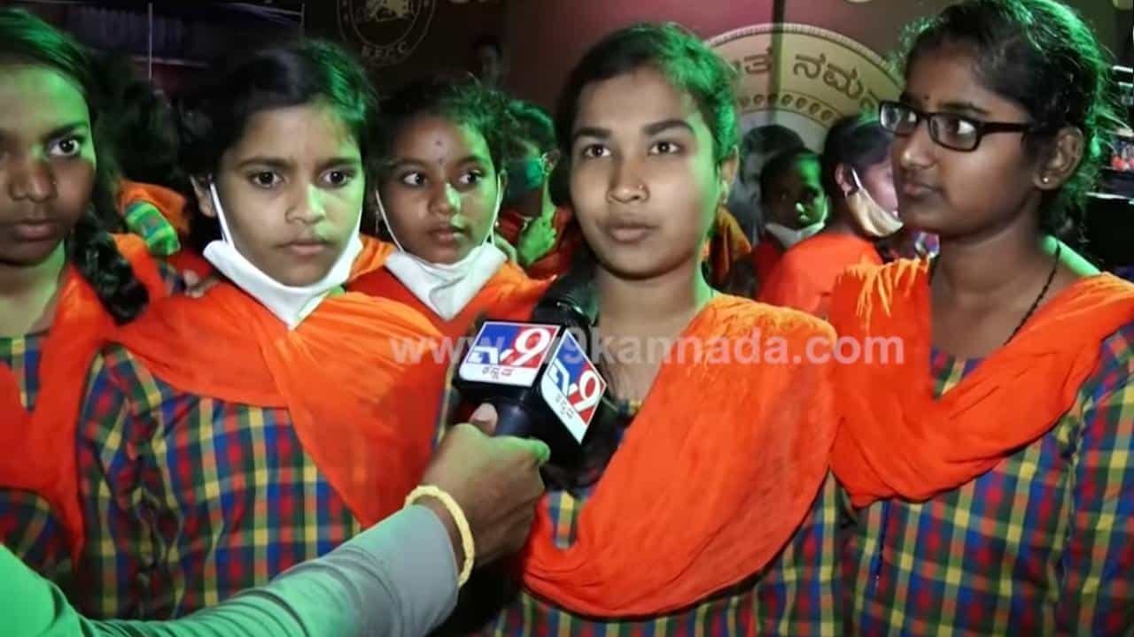 ಪುನೀತ್ ತೋರಿದ್ದ ಪ್ರೀತಿ-ಕಾಳಜಿ ನೆನೆದು ನುಡಿ ನಮನ ಸಲ್ಲಿಸಿದ ‘ಶಕ್ತಿಧಾಮ’ ಮಕ್ಕಳು ಪುನೀತ್ ತೋರಿದ್ದ ಪ್ರೀತಿ-ಕಾಳಜಿ ನೆನೆದು ನುಡಿ ನಮನ ಸಲ್ಲಿಸಿದ ‘ಶಕ್ತಿಧಾಮ’ ಮಕ್ಕಳು