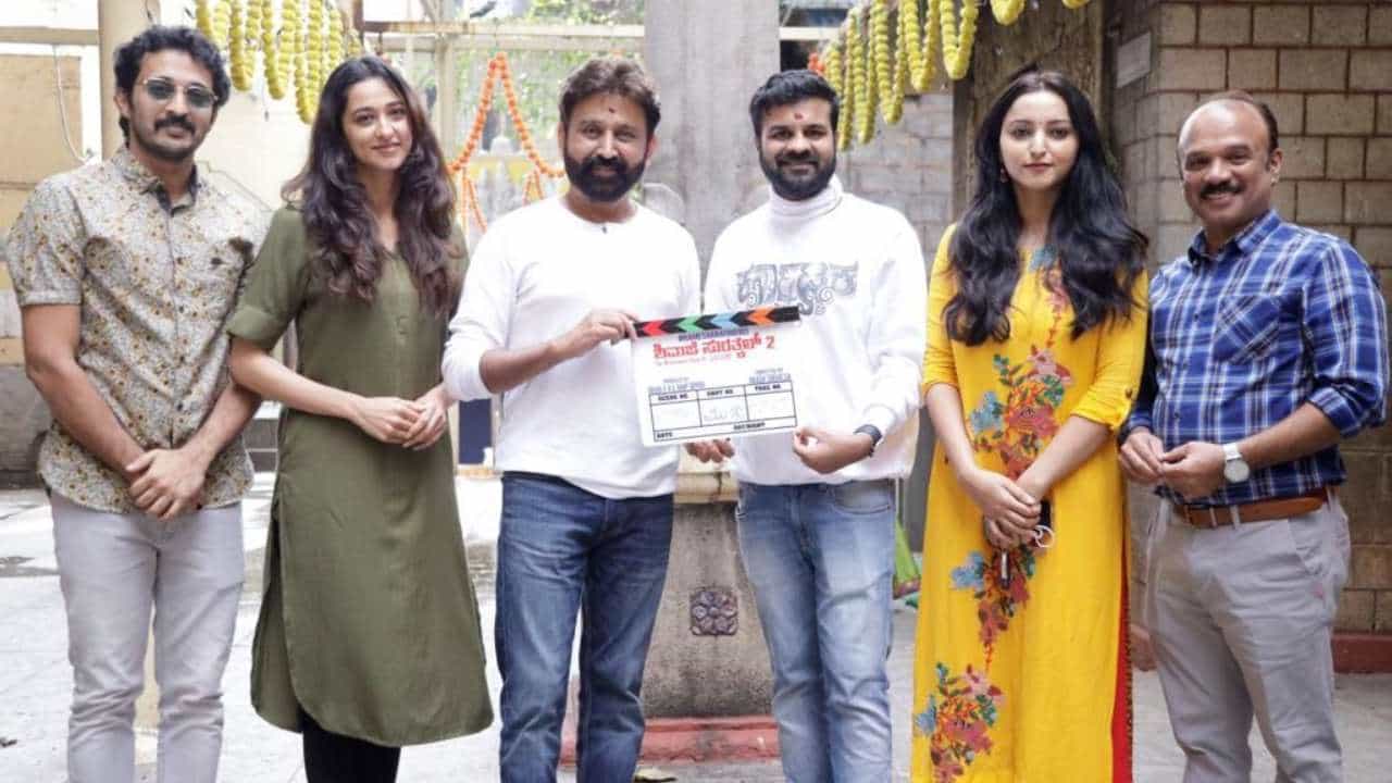 ರಮೇಶ್ ಅರವಿಂದ್ ನಾಯಕತ್ವದ ‘ಶಿವಾಜಿ ಸುರತ್ಕಲ್ 2’ ಚಿತ್ರಕ್ಕೆ ಆಕಾಶ್ ಶ್ರೀವತ್ಸ ಅವರು ಕಥೆ ಚಿತ್ರಕಥೆ ಬರೆದು, ನಿರ್ದೇಶನ ಮಾಡುತ್ತಿದ್ದಾರೆ. ಅಂಜನಾದ್ರಿ ಸಿನಿ ಕ್ರಿಯೇಷನ್ಸ್ ಬ್ಯಾನರ್ ಅಡಿಯಲ್ಲಿ ರೇಖಾ ಕೆ.ಎನ್ ಮತ್ತು ಅನುಪ್ ಗೌಡ ನಿರ್ಮಾಣ ಮಾಡುತ್ತಿದ್ದಾರೆ.