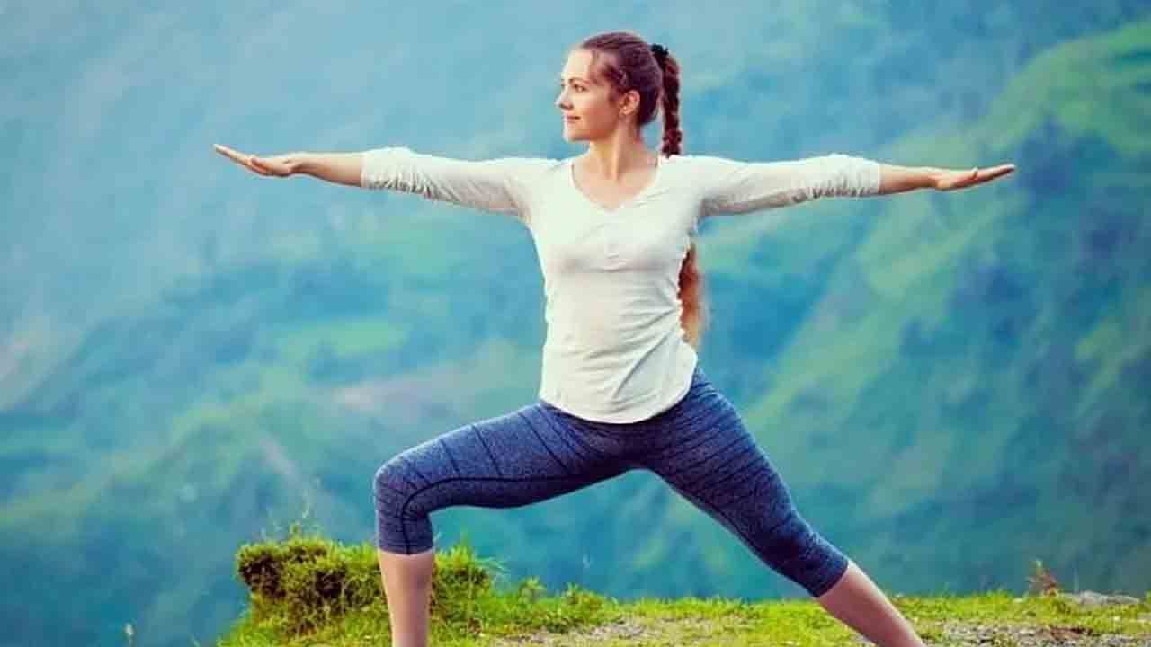 ವೀರಭದ್ರಾಸನ- ನಿಮ್ಮ ಎಡಗಾಲನ್ನು ಹಿಂದಕ್ಕೆ ಹಾಕಿ. ಮುಂದಿರುವ ಬಲಗಾಲನ್ನು ಬಾಗಿಸಿ. ನಿಮ್ಮ ಸೊಂಟವನ್ನು ಬಲಭಾಗದ ಕಡೆಗೆ ತಿರಿಗಿಸಿ ಕೈಗಳು ನೇರವಾಗಿರಲಿ. ಈ ಆಸನವನ್ನು ಪ್ರತಿನಿತ್ಯ ಬೆಳಿಗ್ಗೆ ಮಾಡುವ ಅಭ್ಯಾಸವನ್ನು ರೂಢಿಯಲ್ಲಿಟ್ಟುಕೊಳ್ಳಿ.