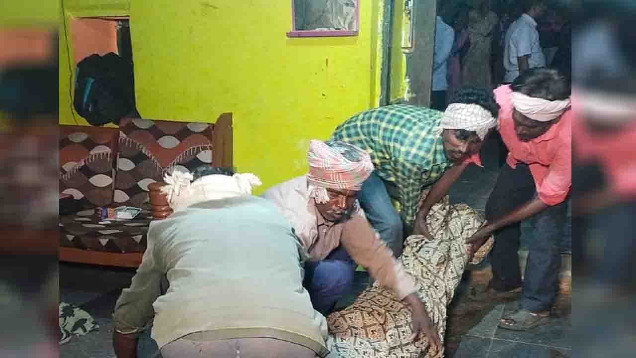 Belagavi Murder: ಮಗ-ಸೊಸೆ ಜಗಳ ಬಿಡಿಸಲು ಮುಂದಾದ ಅಪ್ಪನನ್ನೇ ಕುಡುಗೋಲಿನಿಂದ ಕೊಂದ ಮಗ Belagavi Murder: ಮಗ-ಸೊಸೆ ಜಗಳ ಬಿಡಿಸಲು ಮುಂದಾದ ಅಪ್ಪನನ್ನೇ ಕುಡುಗೋಲಿನಿಂದ ಕೊಂದ ಮಗ