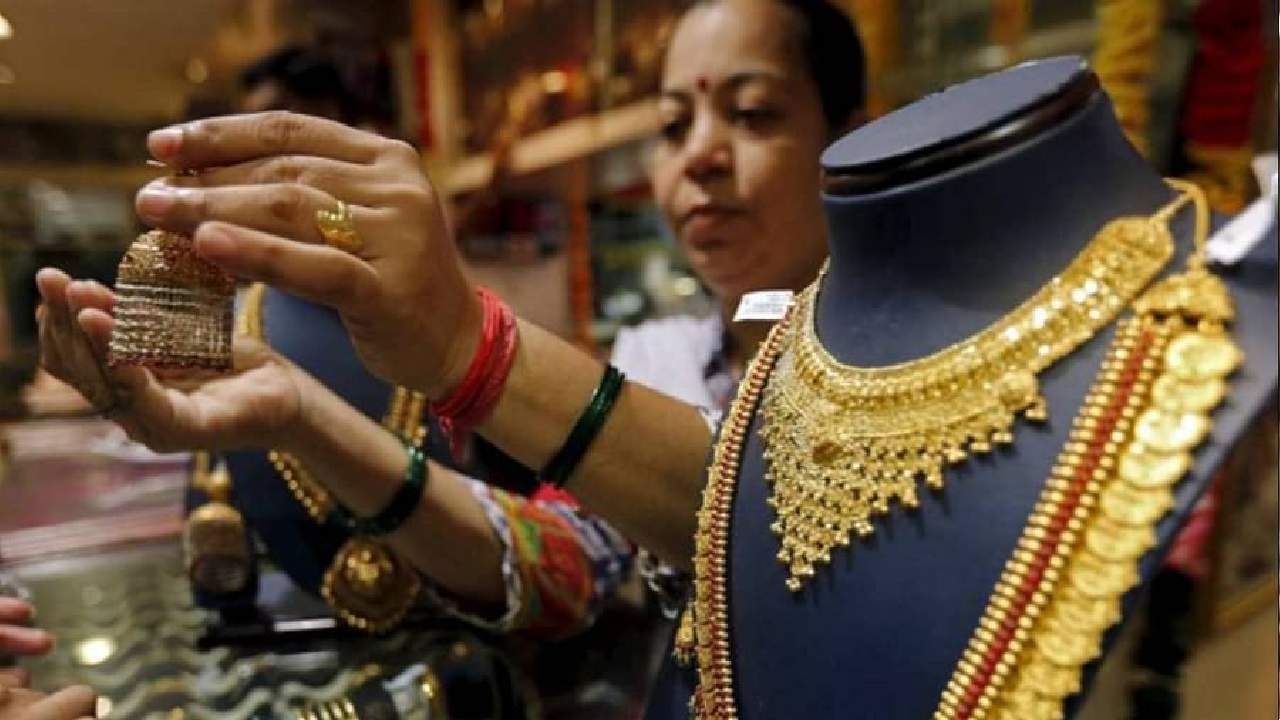 Diwali Sales: 10 ವರ್ಷದಲ್ಲೇ ದೀಪಾವಳಿಯಲ್ಲಿ ದಾಖಲೆ ಮಾರಾಟ; 1.25 ಲಕ್ಷ ಕೋಟಿ ರೂಪಾಯಿಯಷ್ಟು ಖರೀದಿಸಿದ ಜನರು