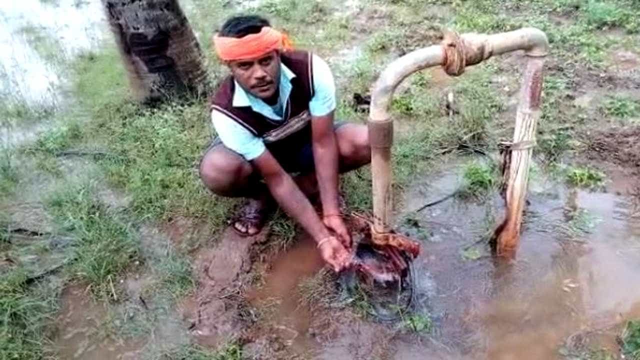 ಹೆಚ್ಚುತ್ತಿದೆ ಅಂತರ್ಜಲ! ಬೋರ್ವೆಲ್ಗಳು ಉಕ್ಕಿ ಹರಿಯುವುದನ್ನು ಜೀವಮಾನದಲ್ಲೇ ನೋಡಿರಲಿಲ್ಲ ಎಂದ ಕಡೂರು ರೈತರು ಹೆಚ್ಚುತ್ತಿದೆ ಅಂತರ್ಜಲ! ಬೋರ್ವೆಲ್ಗಳು ಉಕ್ಕಿ ಹರಿಯುವುದನ್ನು ಜೀವಮಾನದಲ್ಲೇ ನೋಡಿರಲಿಲ್ಲ ಎಂದ ಕಡೂರು ರೈತರು