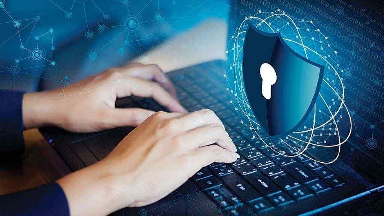 Online Fraud: ಆನ್ಲೈನ್ ವ್ಯವಹಾರದ ವೇಳೆ ವಂಚನೆಯಿಂದ ತಪ್ಪಿಸಿಕೊಳ್ಳುವ ಕ್ರಮಗಳಿವು Online Fraud: ಆನ್ಲೈನ್ ವ್ಯವಹಾರದ ವೇಳೆ ವಂಚನೆಯಿಂದ ತಪ್ಪಿಸಿಕೊಳ್ಳುವ ಕ್ರಮಗಳಿವು