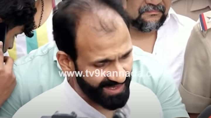 ಅಶ್ವಿನಿ ಪುನೀತ್ಗೆ ಧೈರ್ಯ ತುಂಬಿದ ರಾಘವೇಂದ್ರ ರಾಜ್ಕುಮಾರ್ ಅಶ್ವಿನಿ ಪುನೀತ್ಗೆ ಧೈರ್ಯ ತುಂಬಿದ ರಾಘವೇಂದ್ರ ರಾಜ್ಕುಮಾರ್