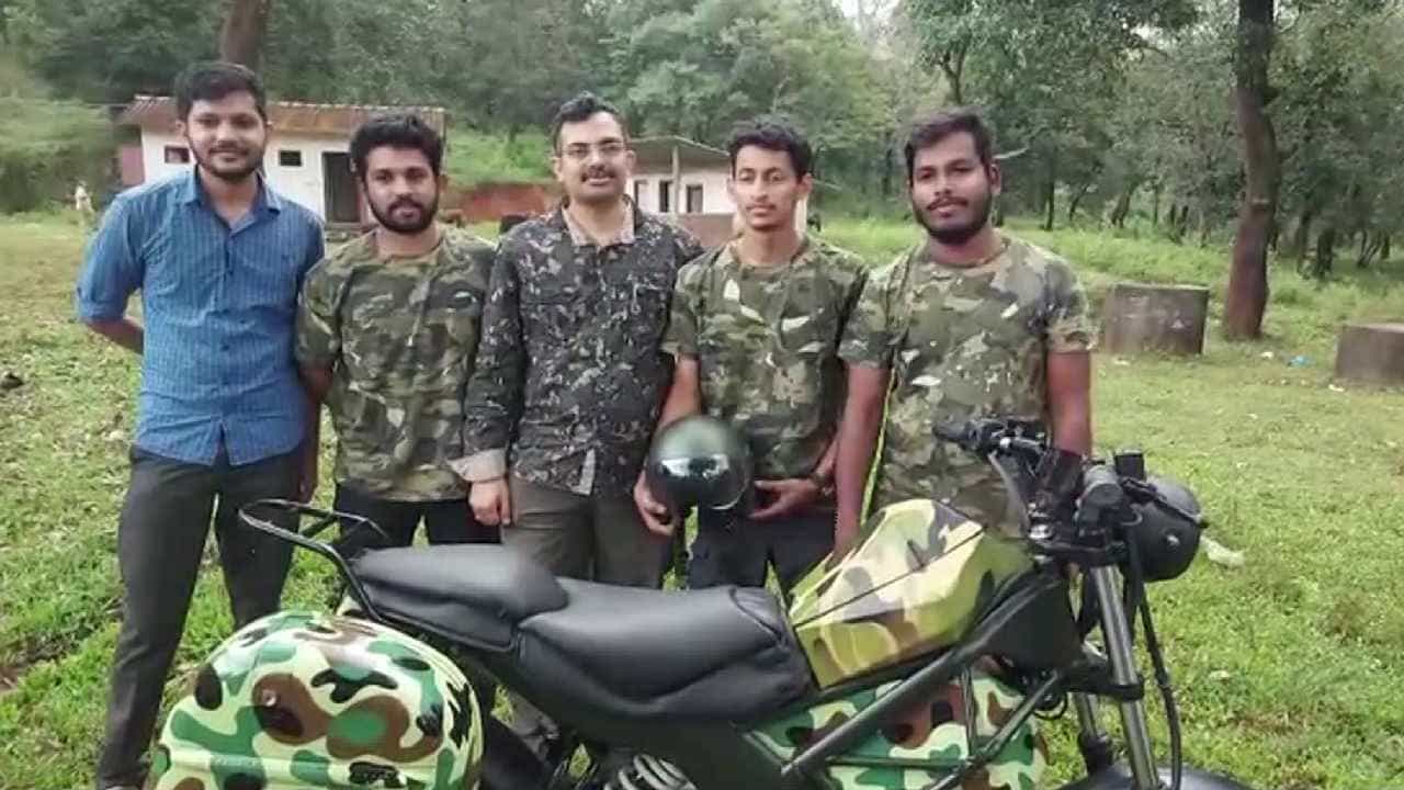 ವಿಶಿಷ್ಟ ರೀತಿಯಲ್ಲಿ ತಯಾರಾಗಿದೆ ಸೋಲಾರ್ ಬ್ಯಾಟರಿ ಚಾಲಿತ ಬೈಕ್; ಸದ್ದು ಮಾಡದೇ ಸುದ್ದಿಯಾದ ಟು ವೀಲರ್ ಹೇಗಿದೆ ಗೊತ್ತಾ? ವಿಶಿಷ್ಟ ರೀತಿಯಲ್ಲಿ ತಯಾರಾಗಿದೆ ಸೋಲಾರ್ ಬ್ಯಾಟರಿ ಚಾಲಿತ ಬೈಕ್; ಸದ್ದು ಮಾಡದೇ ಸುದ್ದಿಯಾದ ಟು ವೀಲರ್ ಹೇಗಿದೆ ಗೊತ್ತಾ?