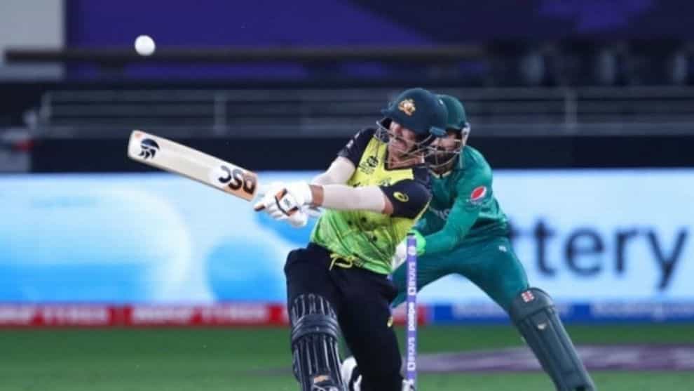 T20 World Cup: ಇದೇನಾ ಕ್ರೀಡಾ ಮನೋಭಾವ! ಡೆಡ್ ಬಾಲ್ಗೆ ಸಿಕ್ಸರ್ ಬಾರಿಸಿದ ವಾರ್ನರ್ಗೆ ಗಂಭೀರ್ ಕ್ಲಾಸ್ T20 World Cup: ಇದೇನಾ ಕ್ರೀಡಾ ಮನೋಭಾವ! ಡೆಡ್ ಬಾಲ್ಗೆ ಸಿಕ್ಸರ್ ಬಾರಿಸಿದ ವಾರ್ನರ್ಗೆ ಗಂಭೀರ್ ಕ್ಲಾಸ್