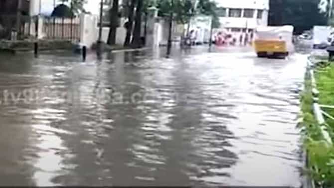 ಬಂಗಾಳ ಕೊಲ್ಲಿ ಮೇಲೆ ವಾಯುಭಾರ ಕುಸಿತ, ಭಾರಿ ಮಳೆಯಿಂದಾಗಿ ನಡುಗಡ್ಡೆಯಂತೆ ಕಂಡ ಚೆನೈ ಮಹಾನಗರ!