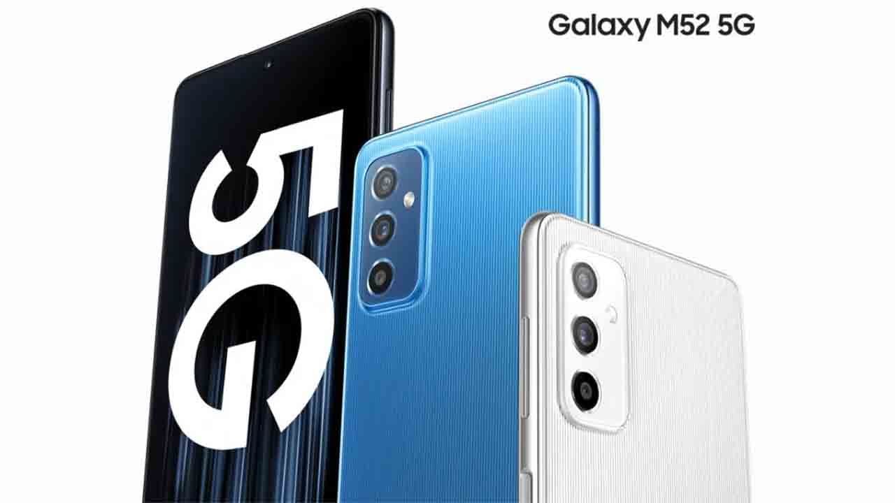 Samsung Galaxy M52 5G: ಸ್ಯಾಮ್ಸಂಗ್ ಗ್ಯಾಲಕ್ಸಿ M52 ಜನಪ್ರಿಯ ಮಧ್ಯ ಶ್ರೇಣಿಯ ಚಿಪ್ಸೆಟ್ ಸ್ನಾಪ್ಡ್ರಾಗನ್ 778 SoC ನೊಂದಿಗೆ ಹೊಂದಿದೆ. ಇದು ದೊಡ್ಡ 6.67-ಇಂಚಿನ ಪೂರ್ಣ-HD+ AMOLED ಪರದೆಯನ್ನು ಮತ್ತು ನಯವಾದ ರೂಪ ಹೊಂದಿದೆ. ಹಿಂಭಾಗದಲ್ಲಿ, ಟ್ರಿಪಲ್ ಕ್ಯಾಮೆರಾಗಳಿವೆ ಮತ್ತು ಫೋನ್ 25W ವೇಗದ ಚಾರ್ಜಿಂಗ್ ಅನ್ನು ಬೆಂಬಲಿಸುತ್ತದೆ. ಇದು ದೊಡ್ಡ 5,000mAh ಬ್ಯಾಟರಿಯನ್ನು ಹೊಂದಿದೆ. ಇದರ ಬೆಲೆ 29,999 ರೂ.