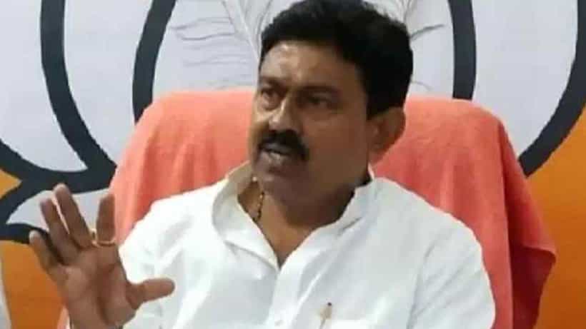 Video: ಮೊಬೈಲ್ ಸ್ವಿಚ್ ಆಫ್ ಮಾಡ್ರಿ; ಜೈಲುಪಾಲಾದ ಪುತ್ರನ ಬಗ್ಗೆ ಪ್ರಶ್ನಿಸಿದ್ದಕ್ಕೆ ಮಾಧ್ಯಮ ಸಿಬ್ಬಂದಿಯನ್ನು ನಿಂದಿಸಿದ ಕೇಂದ್ರ ಸಚಿವ ಅಜಯ್ ಮಿಶ್ರಾ !