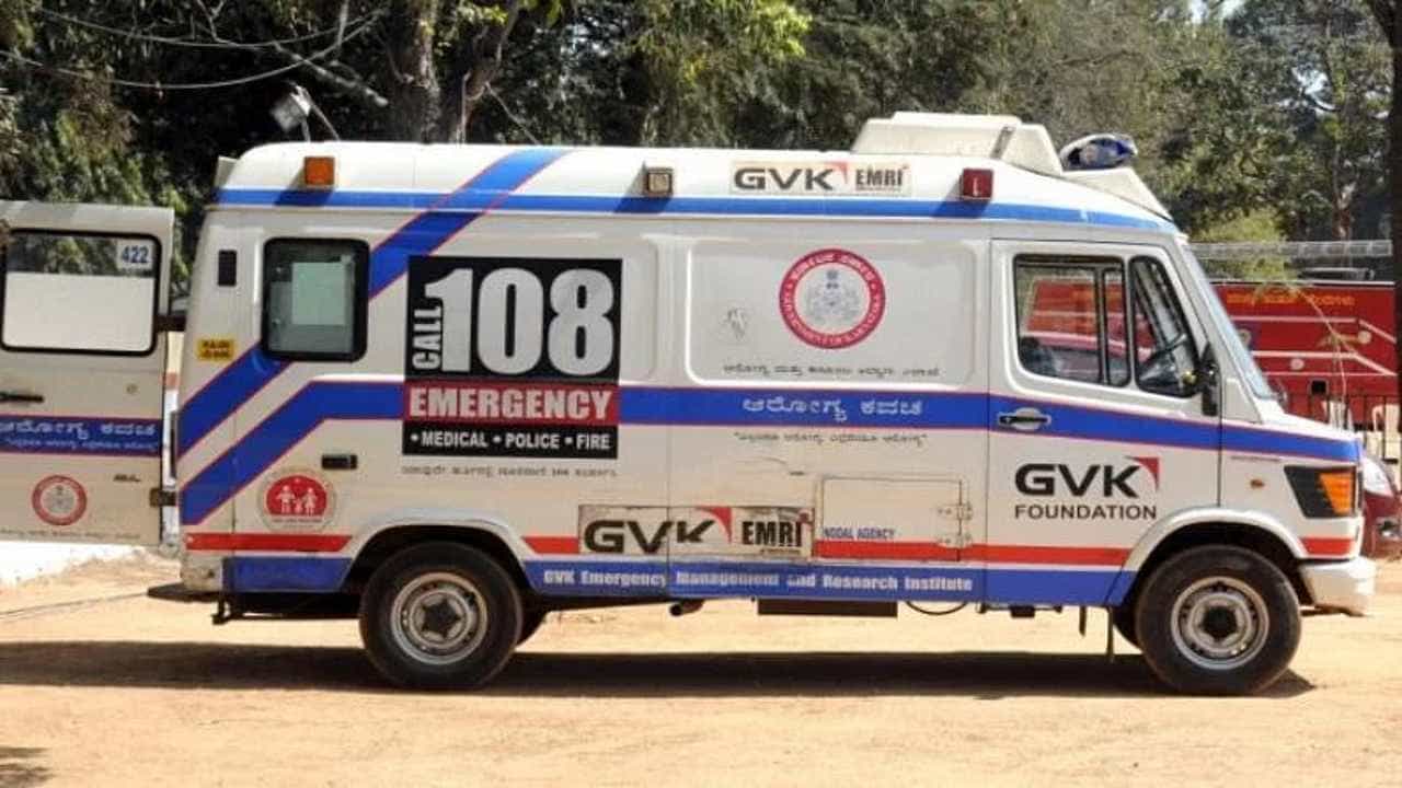 ಆಸ್ಪತ್ರೆಗೆ ಹೋಗಲು ಆಂಬುಲೆನ್ಸ್ ಇಲ್ಲದೆ ಗರ್ಭಿಣಿ ಪರದಾಟ; ಸಾಗರದ ತುಮರಿ ಗ್ರಾಮದಲ್ಲಿ ಘಟನೆ ಆಸ್ಪತ್ರೆಗೆ ಹೋಗಲು ಆಂಬುಲೆನ್ಸ್ ಇಲ್ಲದೆ ಗರ್ಭಿಣಿ ಪರದಾಟ; ಸಾಗರದ ತುಮರಿ ಗ್ರಾಮದಲ್ಲಿ ಘಟನೆ