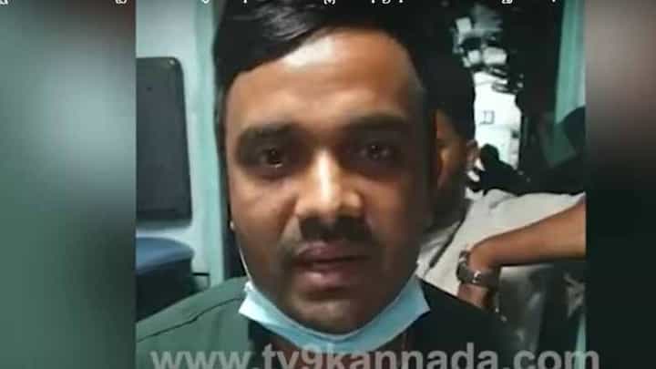 ಕೆಪಿಎಸ್ಸಿ ಪರೀಕ್ಷೆ ಆರಂಭಗೊಂಡರೂ ಪ್ರಯಾಣದಲ್ಲೇ ಉಳಿದ ಅಭ್ಯರ್ಥಿಗಳು, ಆಯೋಗದಿಂದ ಅವಕಾಶ ಕಲ್ಪಿಸುವ ಭರವಸೆ ಕೆಪಿಎಸ್ಸಿ ಪರೀಕ್ಷೆ ಆರಂಭಗೊಂಡರೂ ಪ್ರಯಾಣದಲ್ಲೇ ಉಳಿದ ಅಭ್ಯರ್ಥಿಗಳು, ಆಯೋಗದಿಂದ ಅವಕಾಶ ಕಲ್ಪಿಸುವ ಭರವಸೆ
