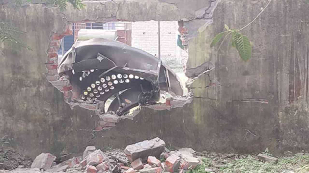 Bihar: ಮುಜಾಫರ್ಪುರದ ಕಾರ್ಖಾನೆಯೊಂದರಲ್ಲಿ ಬಾಯ್ಲರ್ ಸ್ಫೋಟ; 6 ಮಂದಿ ಸಾವು, 12ಕ್ಕೂ ಹೆಚ್ಚು ಜನರಿಗೆ ಗಾಯ Bihar: ಮುಜಾಫರ್ಪುರದ ಕಾರ್ಖಾನೆಯೊಂದರಲ್ಲಿ ಬಾಯ್ಲರ್ ಸ್ಫೋಟ; 6 ಮಂದಿ ಸಾವು, 12ಕ್ಕೂ ಹೆಚ್ಚು ಜನರಿಗೆ ಗಾಯ
