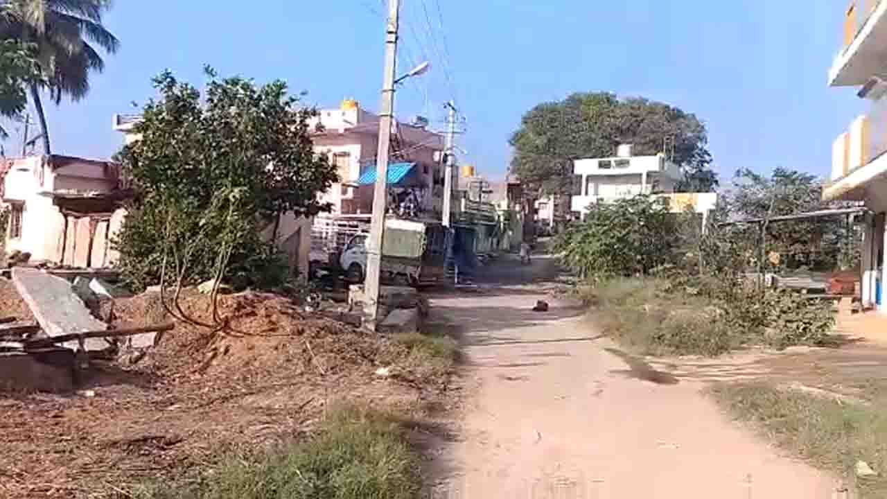 Bengaluru Earthquake: ಬೆಳಗ್ಗೆ 7 ಗಂಟೆಯಲ್ಲಿ ಚಿಕ್ಕಬಳ್ಳಾಪುರ ಜಿಲ್ಲೆಯಲ್ಲಿ ಹಲವೆಡೆ ಲಘು ಭೂಕಂಪ, ಆತಂಕ ಪಡಬೇಡಿ ಎಂದು ಜಿಲ್ಲಾಧಿಕಾರಿ ಲತಾ ಅಭಯ
