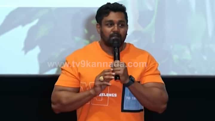 ‘ಕನ್ನಡದ ಬಾವುಟಕ್ಕೆ ಮರ್ಯಾದೆ ಕೊಡಲೇ ಬೇಕು’; ಧ್ರುವ ಸರ್ಜಾ ಖಡಕ್ ಮಾತು ‘ಕನ್ನಡದ ಬಾವುಟಕ್ಕೆ ಮರ್ಯಾದೆ ಕೊಡಲೇ ಬೇಕು’; ಧ್ರುವ ಸರ್ಜಾ ಖಡಕ್ ಮಾತು